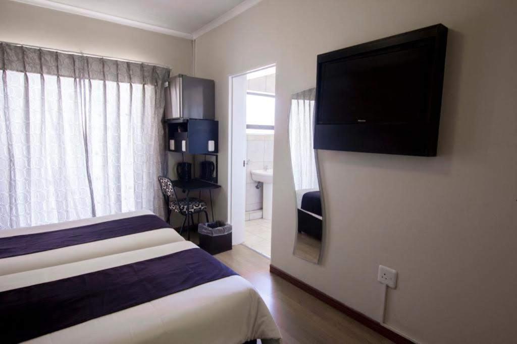 Scenery Maqalika Guesthouse Maseru Exterior photo
