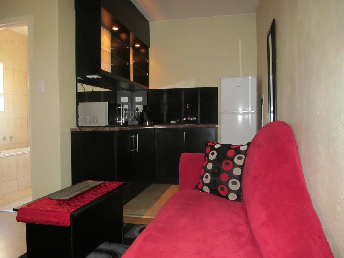 Scenery Maqalika Guesthouse Maseru Exterior photo